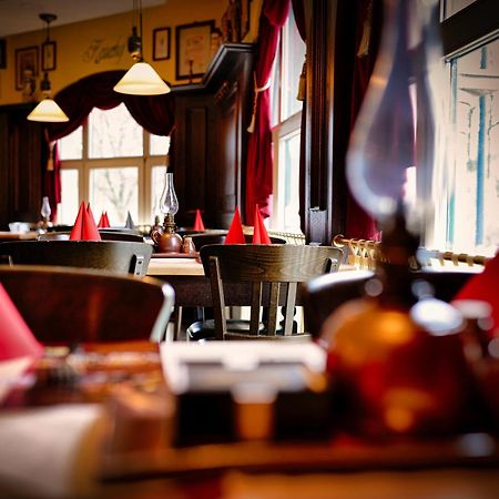 Hotel Kaiserhof Радеберг Экстерьер фото